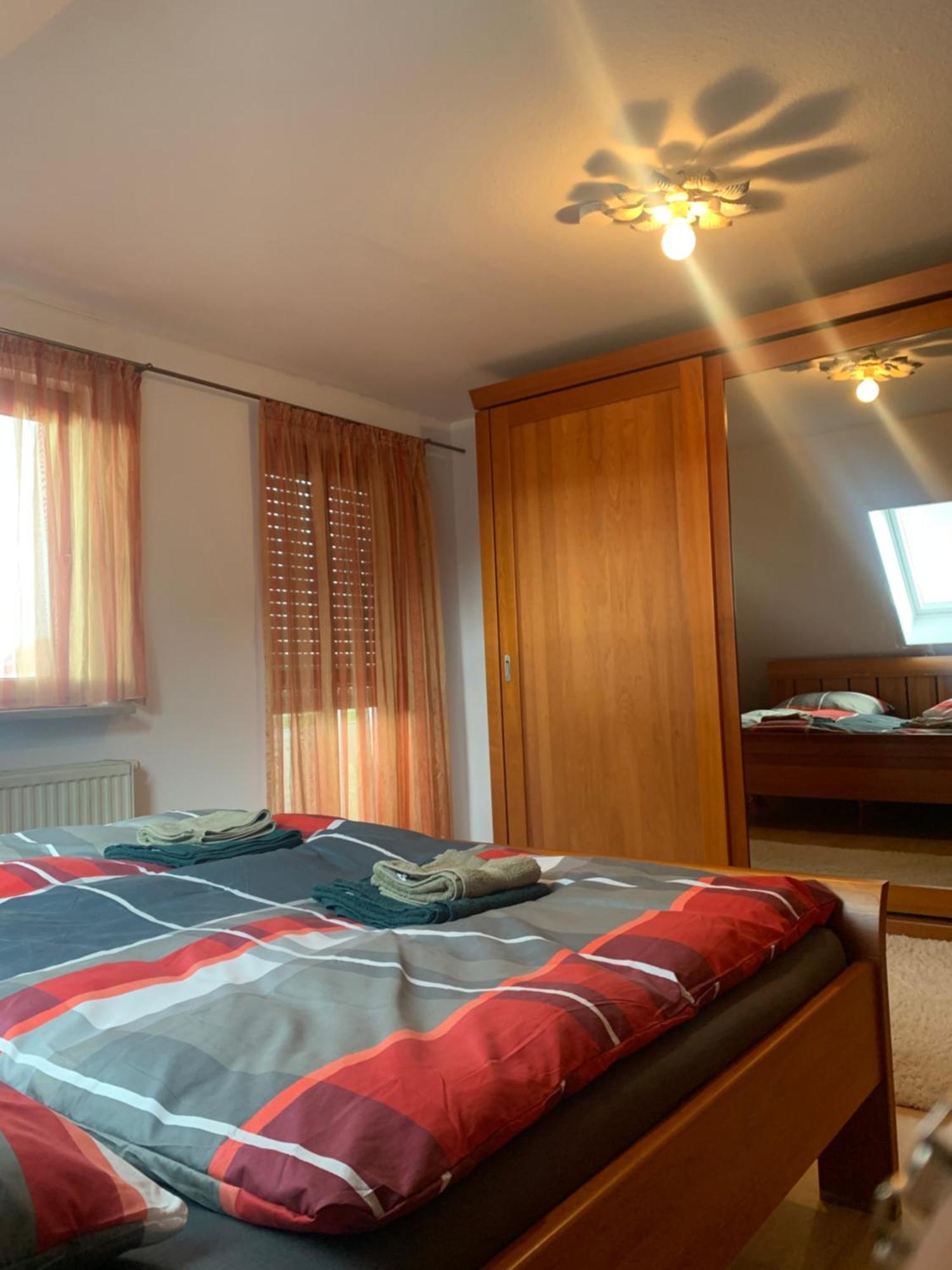 Sonniges Dachzimmer Feucht Dış mekan fotoğraf